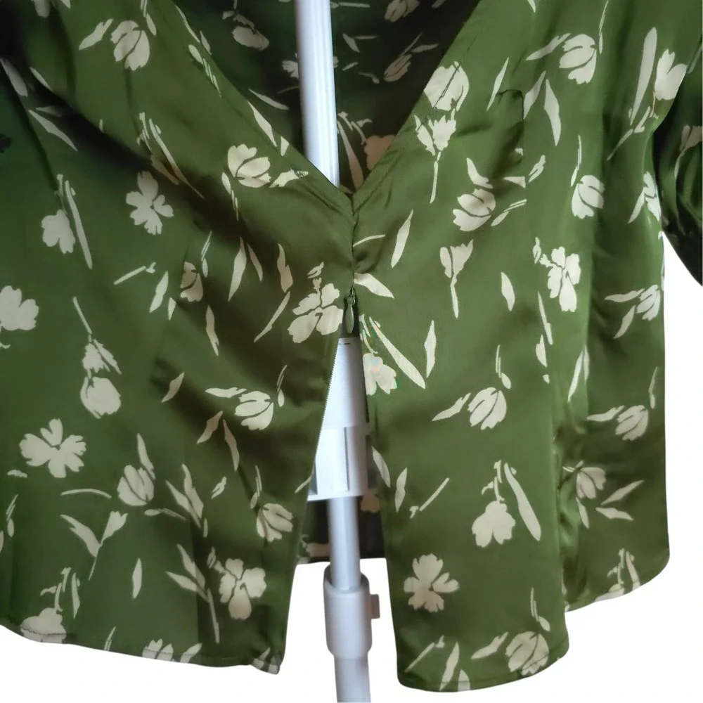 ASTR The Label Floral Open Back Blouse Women Puff Sleeve‎ Olive Dressy